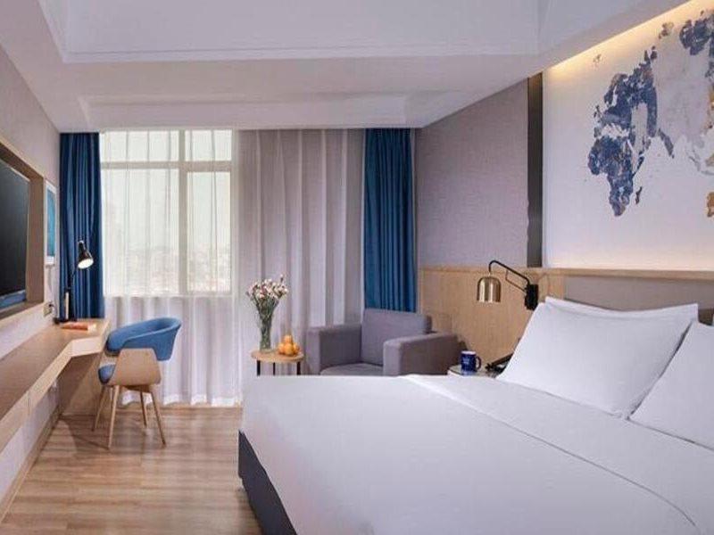 Kyriad Marvelous Hotel Dongguan Changan Light Rail Station Exterior photo